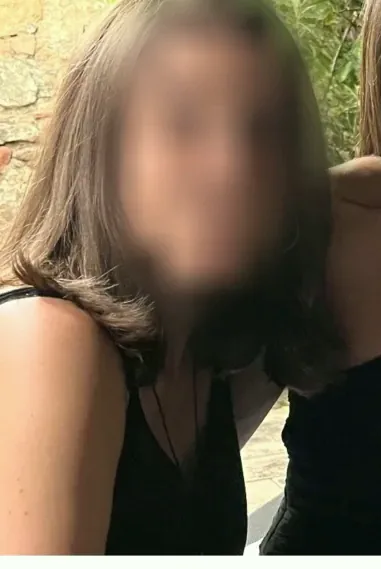 Anna, 33