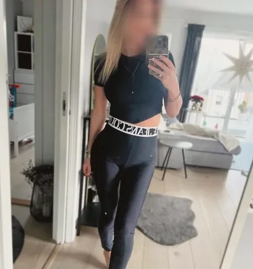 Büsra, 32