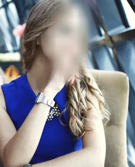 Claudia, 20