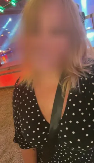 Elif, 28