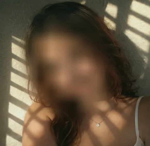 Fabienne, 23