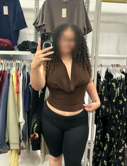 Lilly, 30
