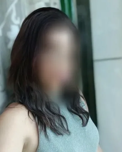 Lucia, 27