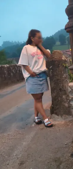 Marina, 32