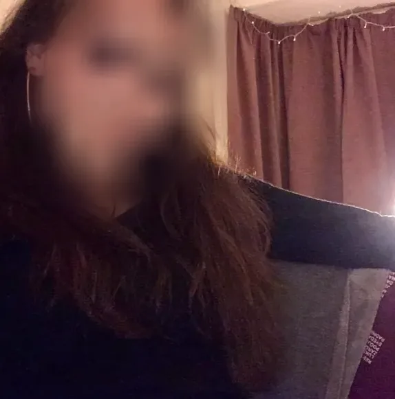 Mira, 25