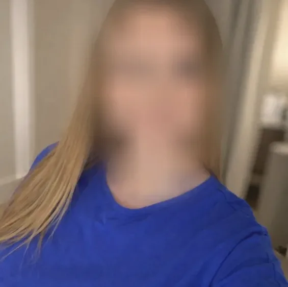 Nina, 39