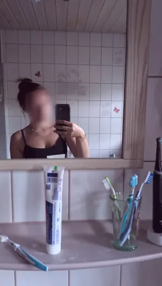 Rebecca, 18