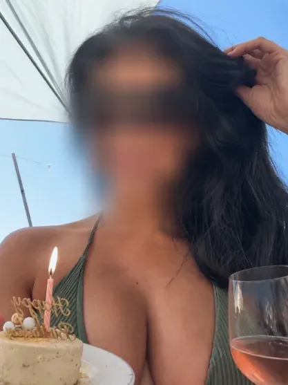 Rebecca, 40