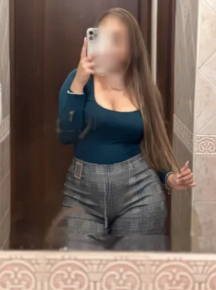 Svenja, 24