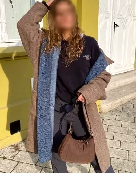 Antonia, 22