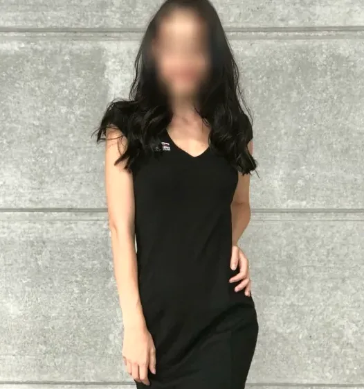 Vivien, 32